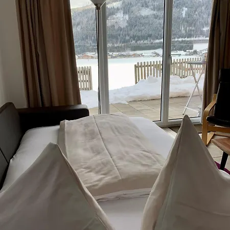 Alm-lodge Ski-inski-out アパート フラッハウ